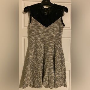 Monteau sleeveless mini dress with lace details
